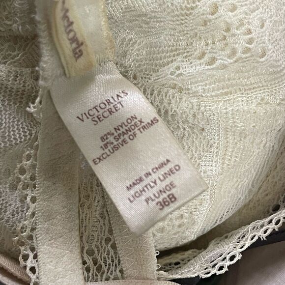 Victoria Secret Lightly Lined Plunge Bra Ivory Lace 36B - Picture 4 of 4